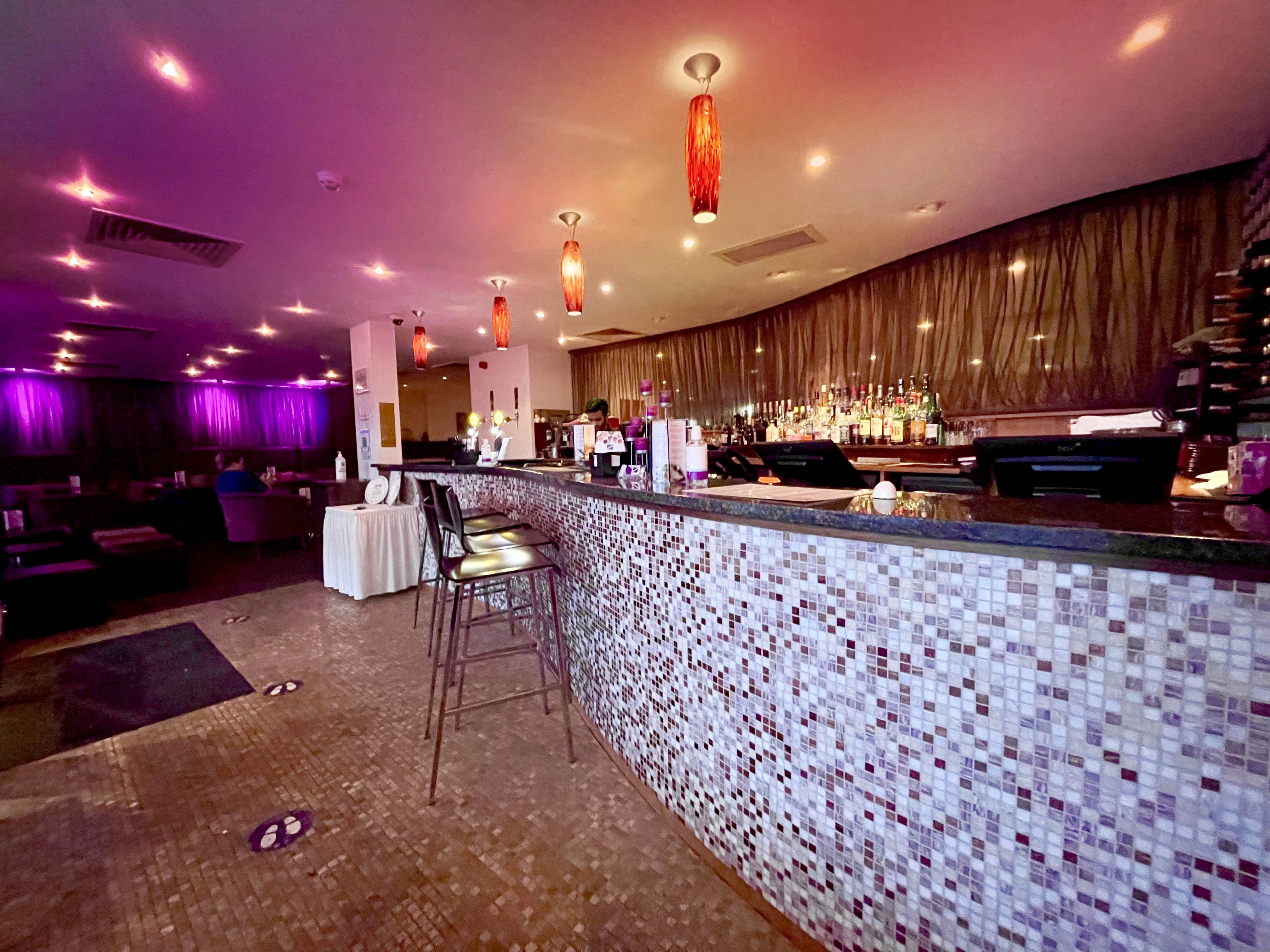 Zari Restaurant | Crawley