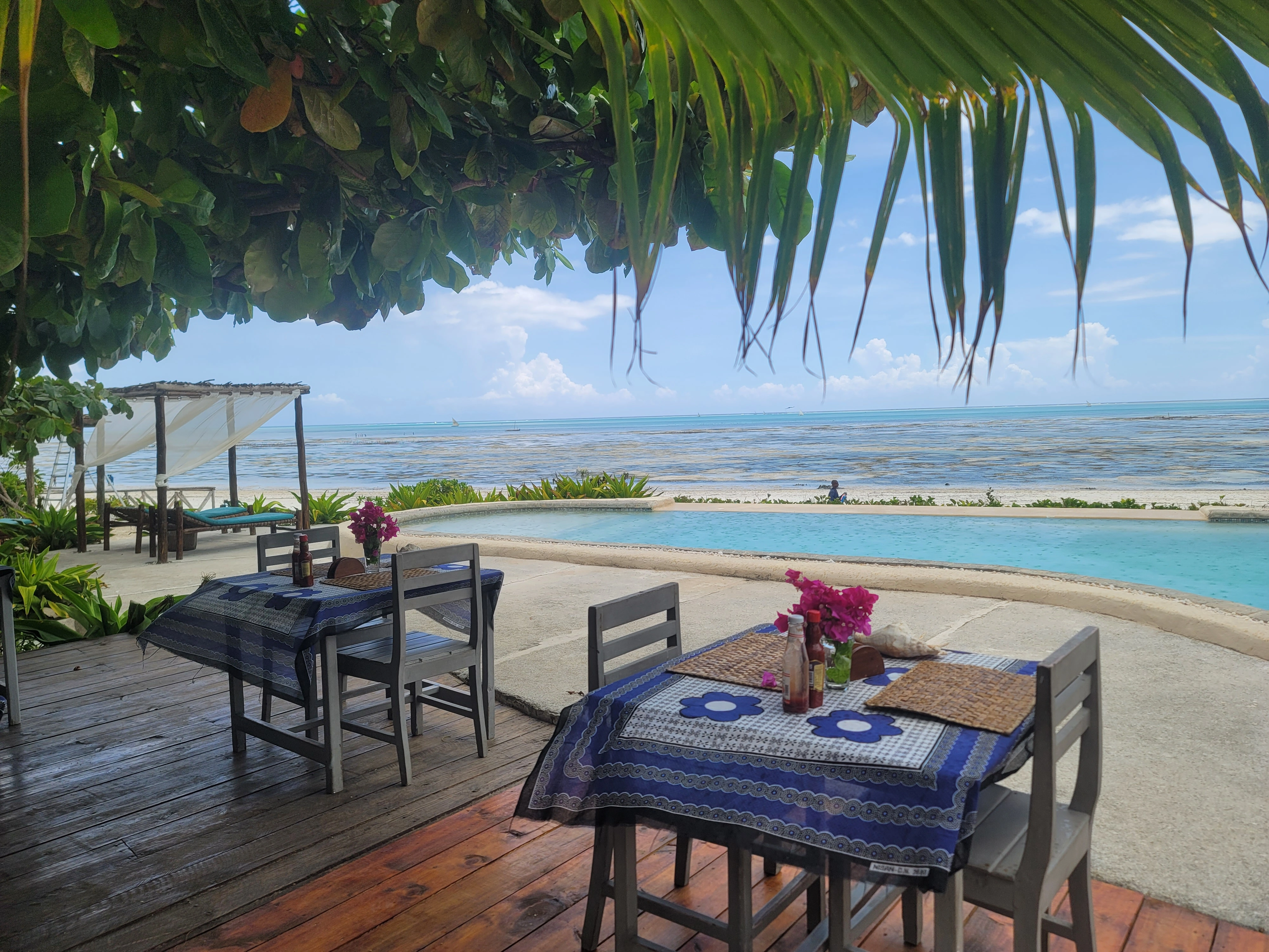 LOST SOLES Bar and Lodge, Zanzibar