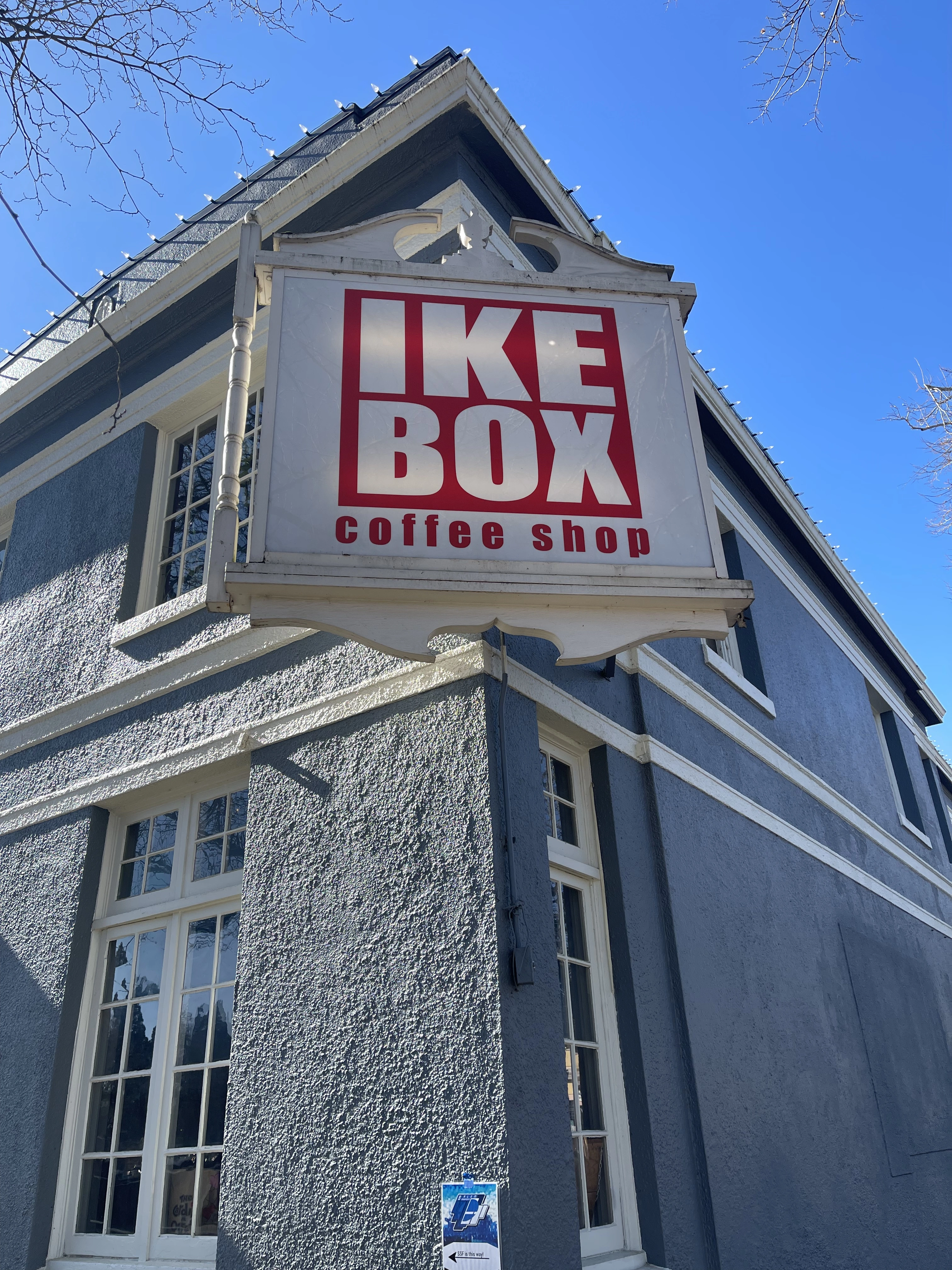 IKE Box Café
