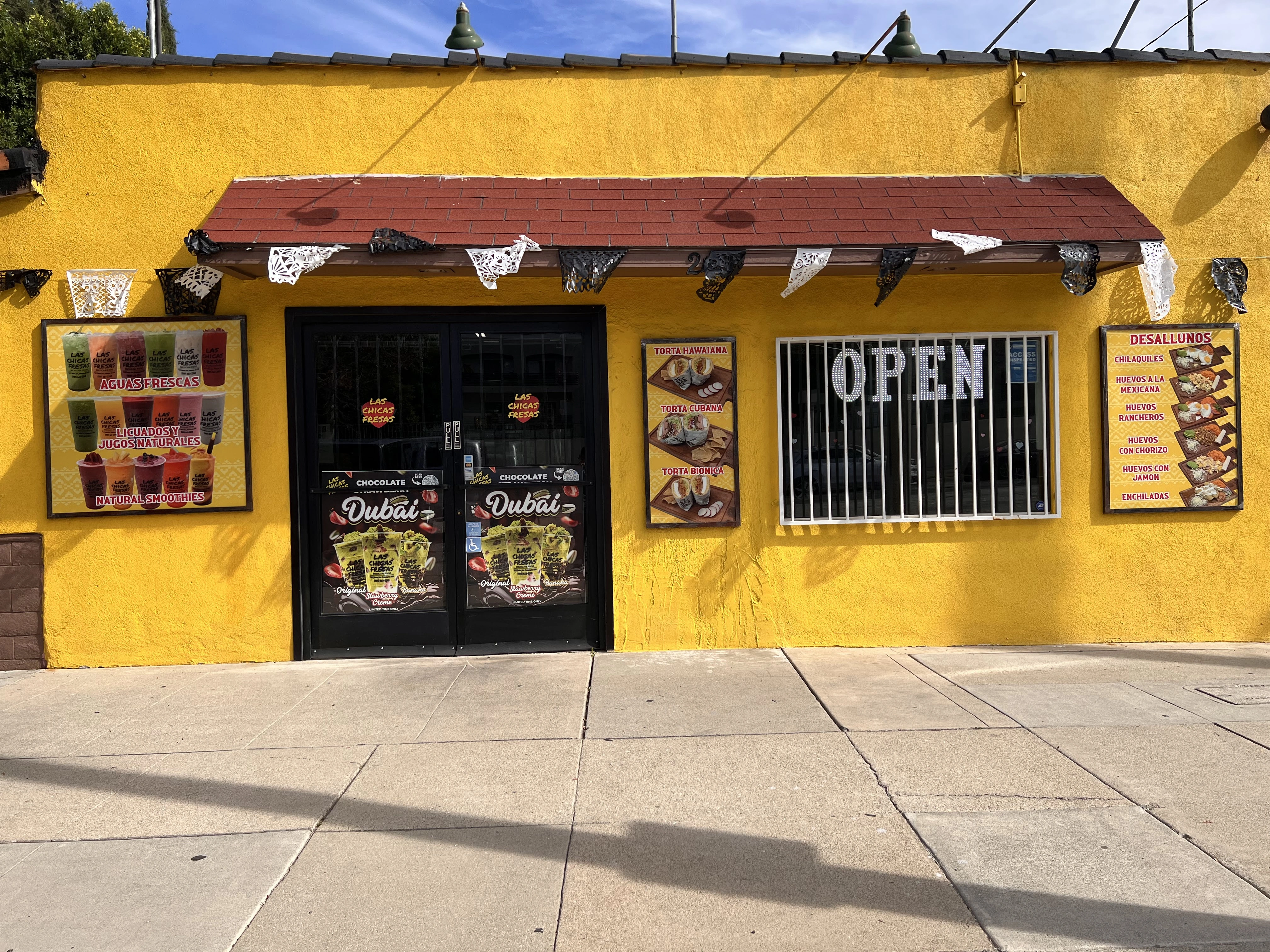Las Chicas Fresas Mexican Food