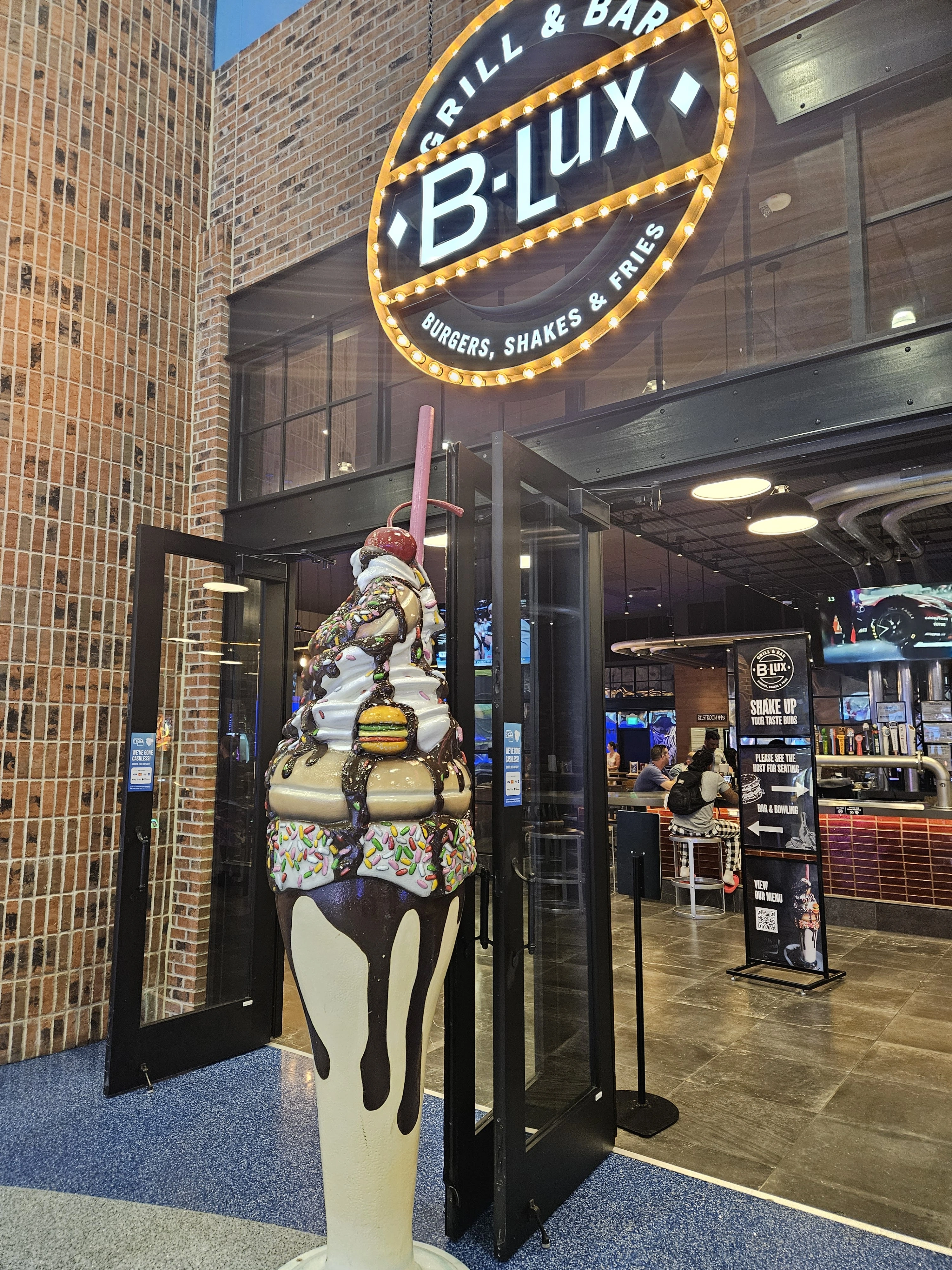 B-LUX Grill & Bar