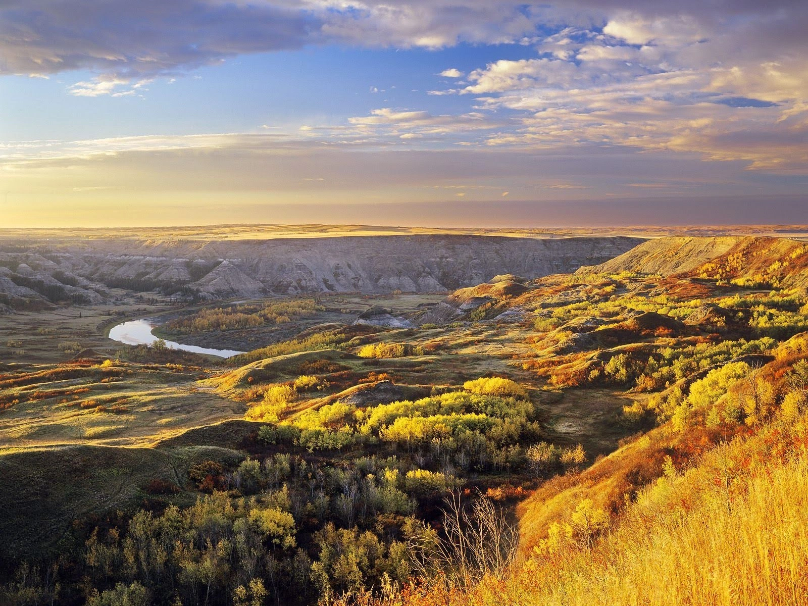 Dry Island Buffalo Jump Provincial Park