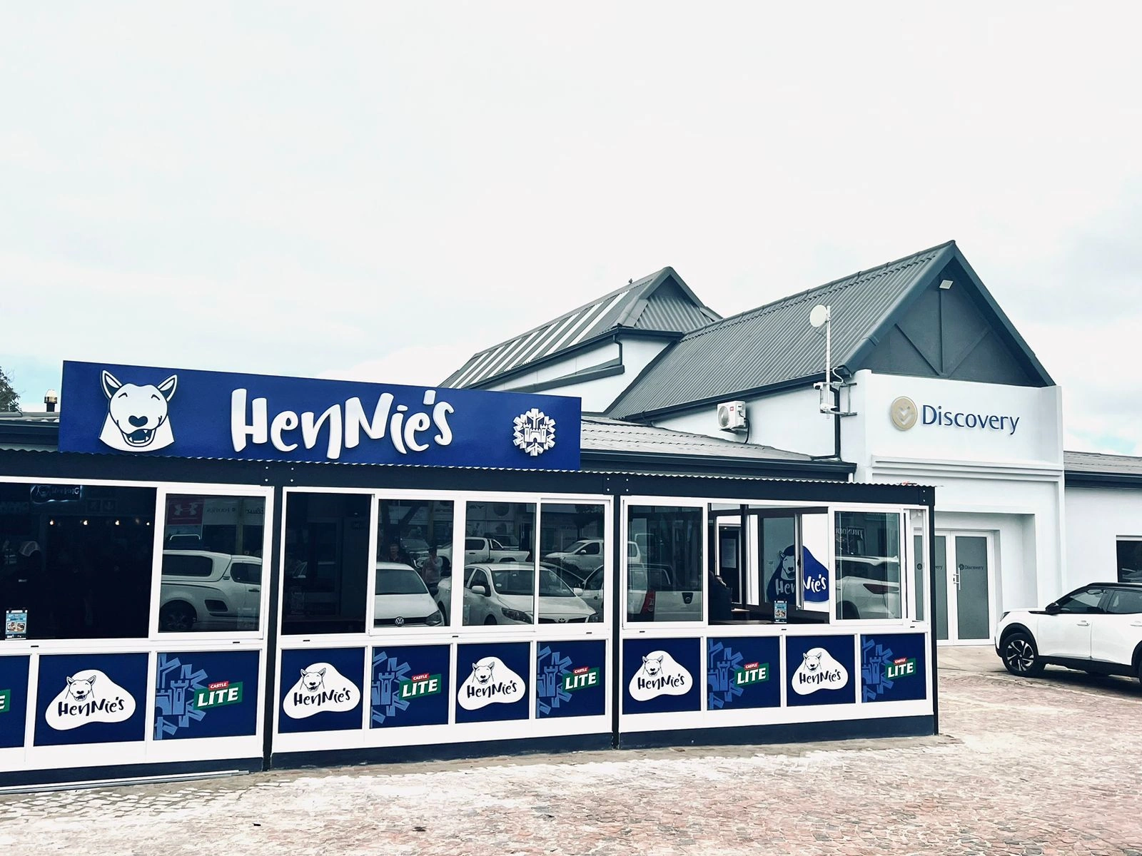 Hennie's George