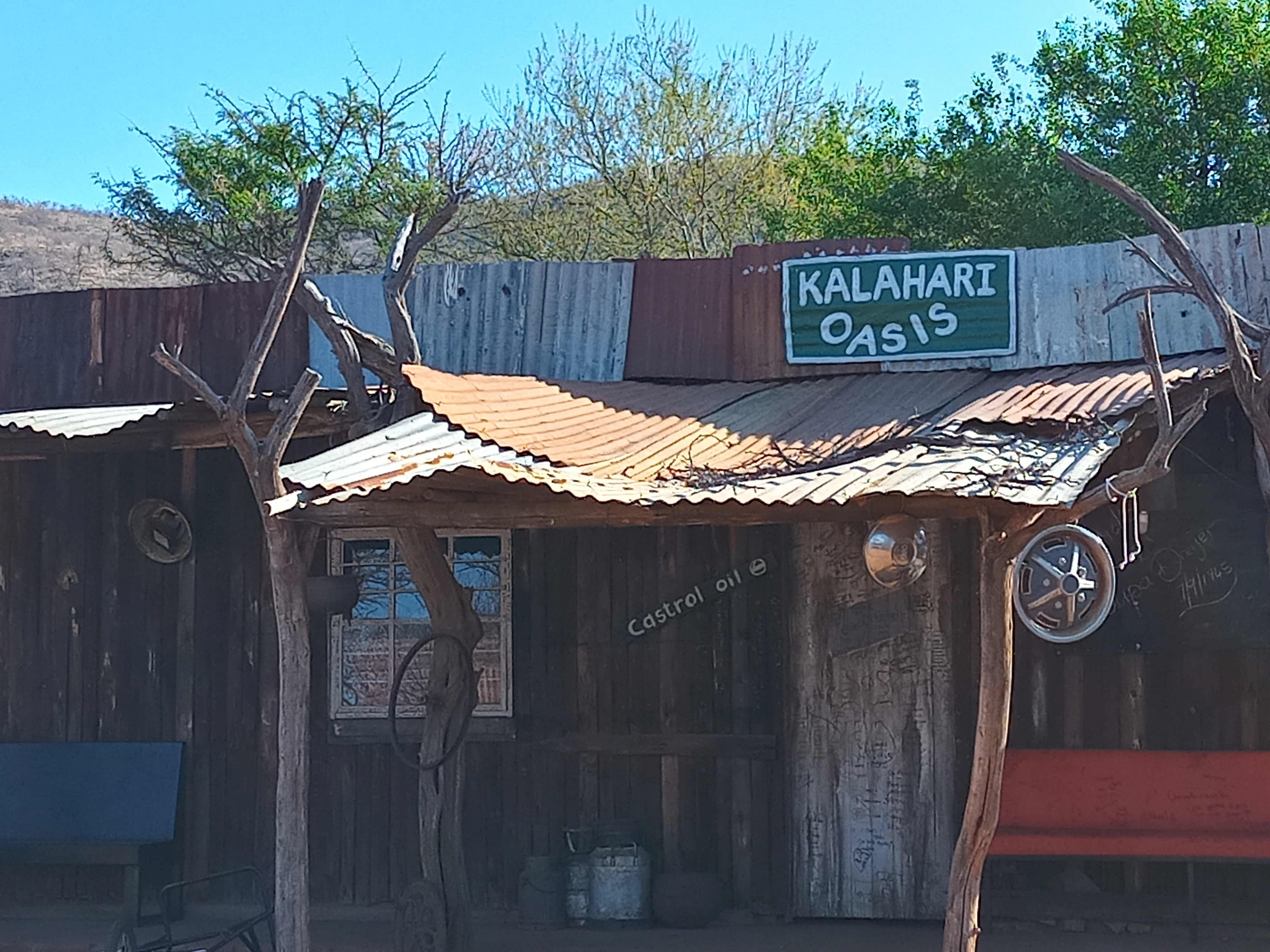 Kalahari Oasis Bush Pub